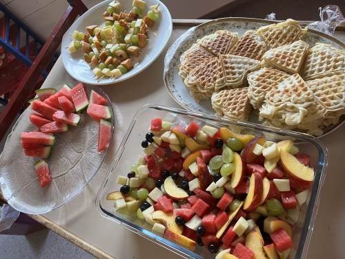 Koldtbord med mange forskjellige og nydelige retter!